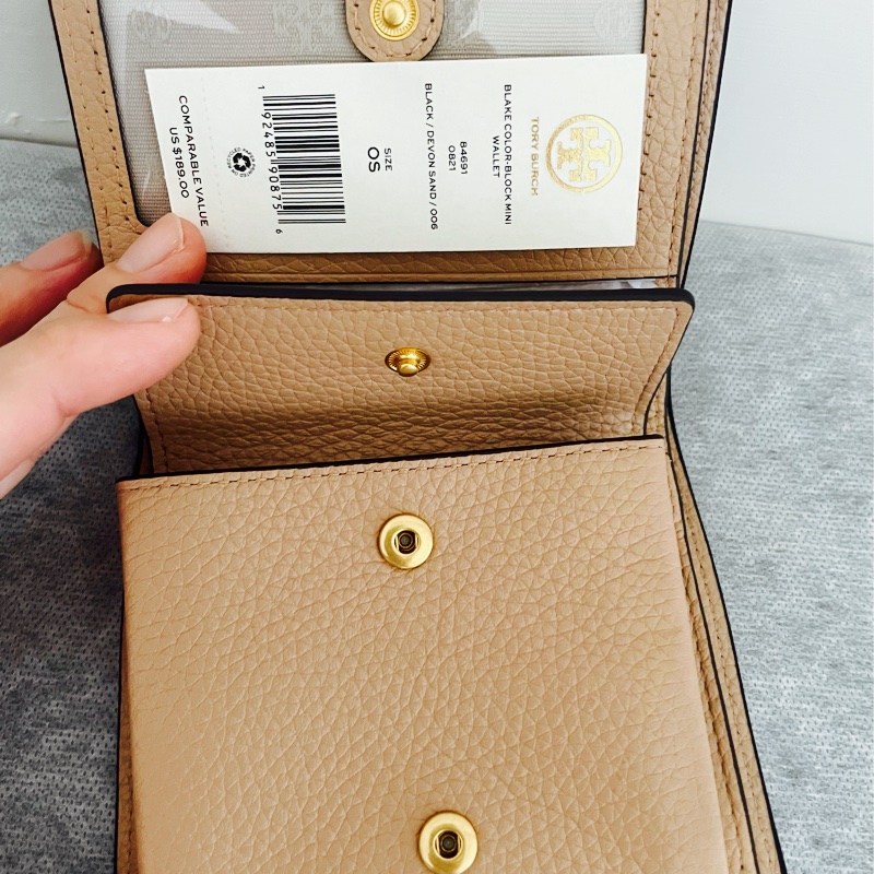 正品全新 Tory Burch TB真皮軟牛皮 黑色配奶茶色 對開短夾 有零錢袋-3