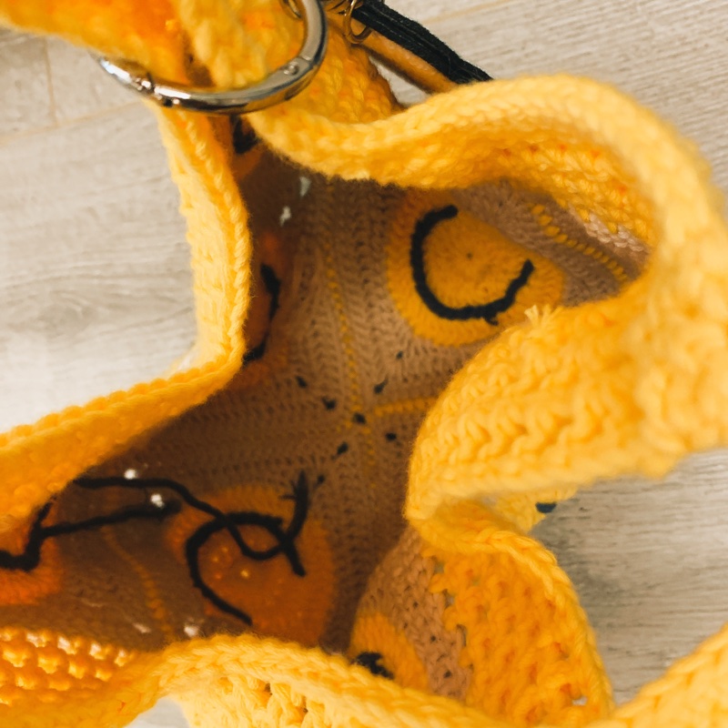 質感真的很好💕手工黃色鉤織微笑包😊使用韓國線材-1
