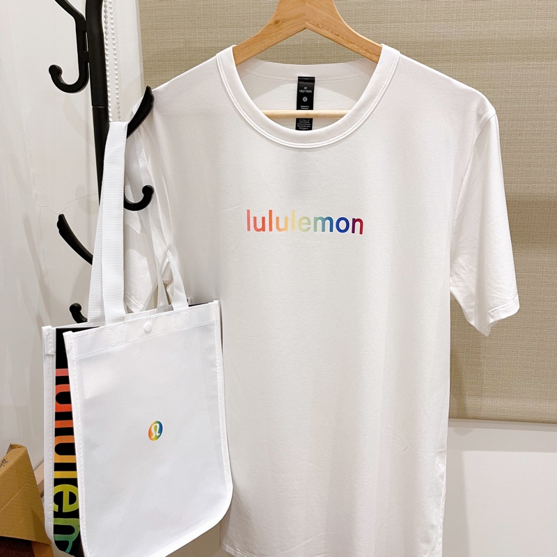 [全新商品］Lululemon露露檸檬Rainbow Pride 特別款彩虹T-shirt贈限量款彩虹購物袋、彩虹口罩M-0