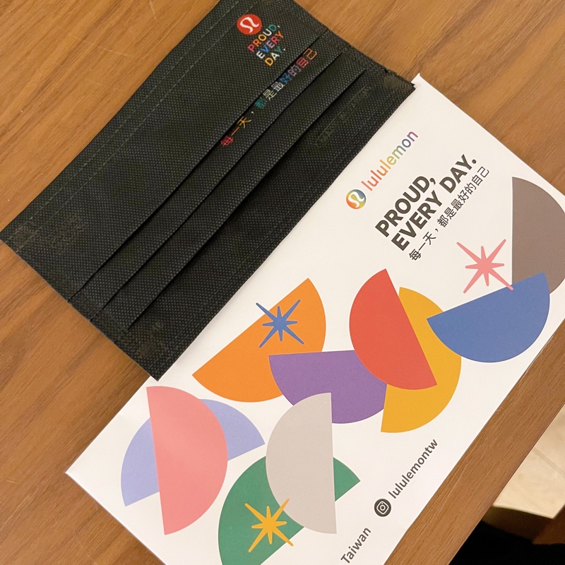[全新商品］Lululemon露露檸檬Rainbow Pride 特別款彩虹T-shirt贈限量款彩虹購物袋、彩虹口罩M-8