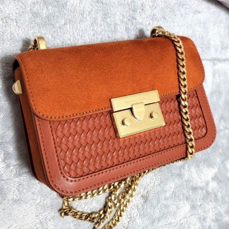 Charles&Keith小ck絨面編織鍊條小方包-0