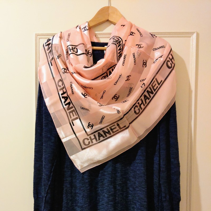 CHANEL 粉紅色絲巾-0