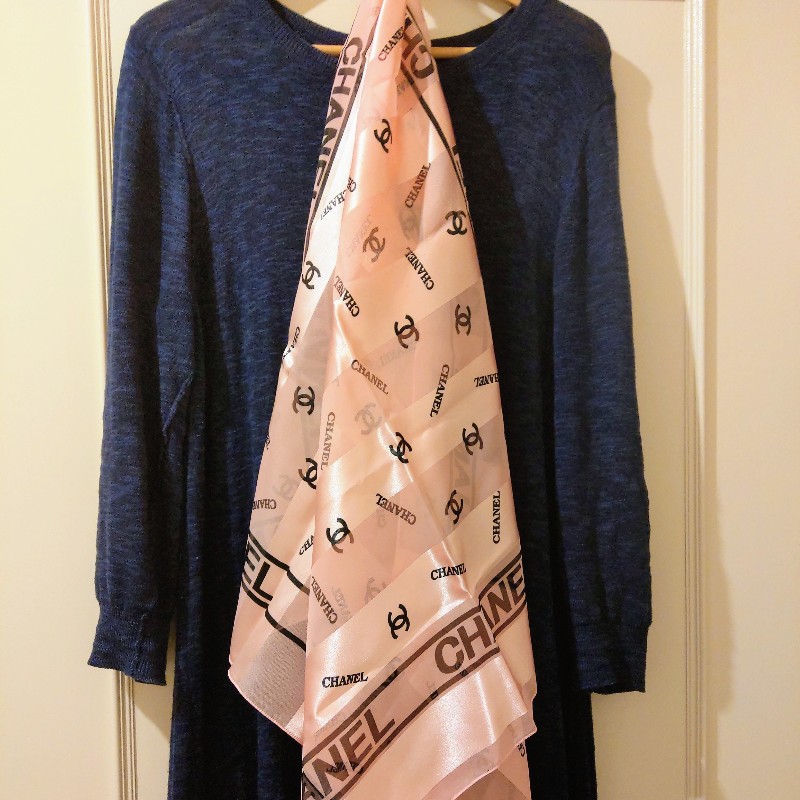 CHANEL 粉紅色絲巾-2