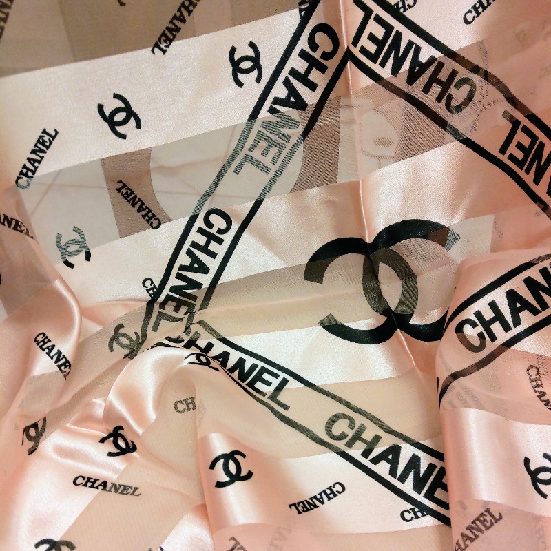 CHANEL 粉紅色絲巾-3