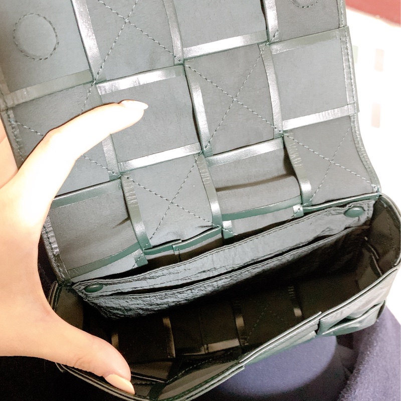 🌟全新🌟《有購證 機場免稅店購入》 Bottega Veneta Cassette 編織大格紋皮革腰包 BV /卡帶包-5