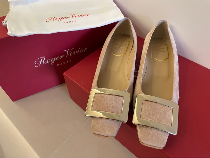 Roger Vivier 裸色麂皮平底鞋 小尺碼 34.5-2