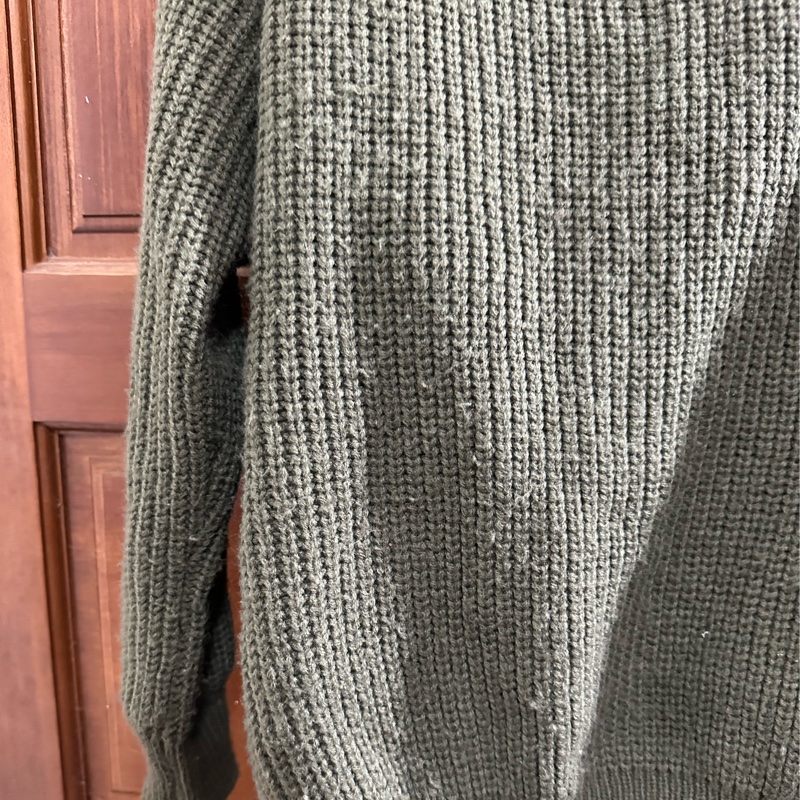 性感V領露背針織毛衣🧶氣質卻有小心機的小穿搭😆-4