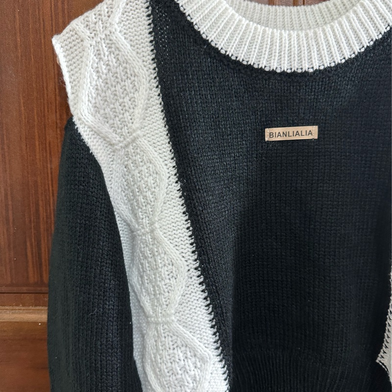 黑白拼接鏤空針織上衣🧶短版、個性、造型穿搭風!-2