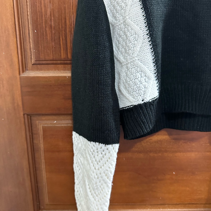 黑白拼接鏤空針織上衣🧶短版、個性、造型穿搭風!-5