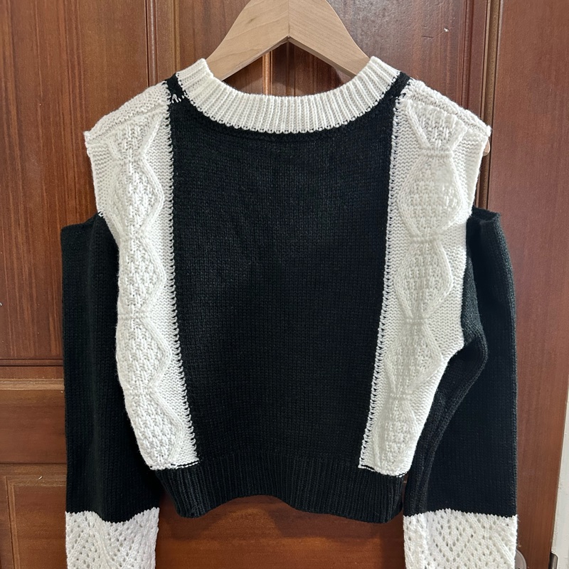 黑白拼接鏤空針織上衣🧶短版、個性、造型穿搭風!-6