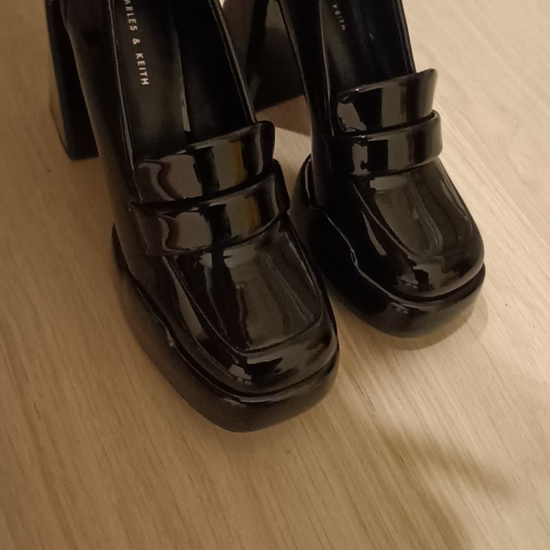 小CK2022秋冬ITZY同款Lula漆皮厚底樂福鞋-0