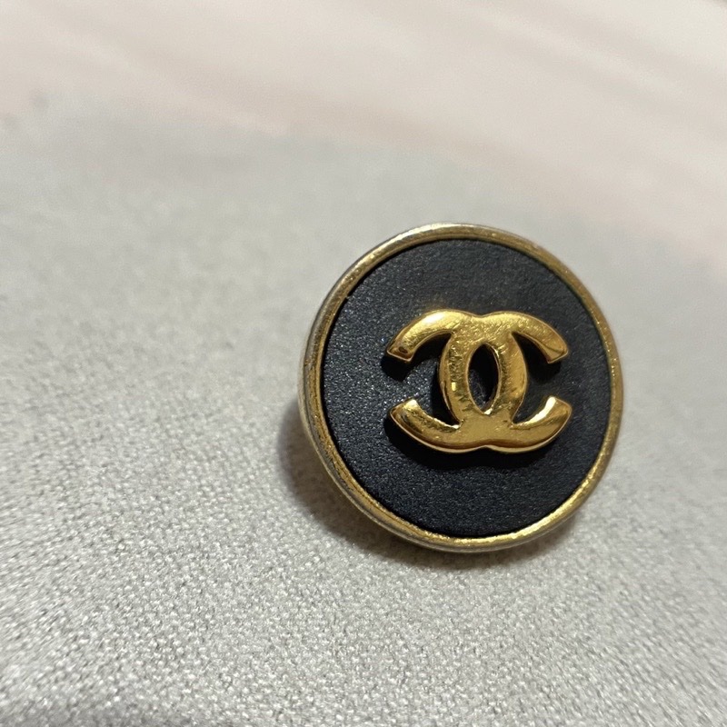 Chanel vintage 香奈兒 復古 耳環 耳夾改耳針 黑底金logo 二手 裸件-1