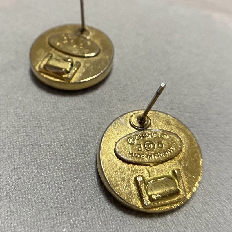 Chanel vintage 香奈兒 復古 耳環 耳夾改耳針 黑底金logo 二手 裸件-5