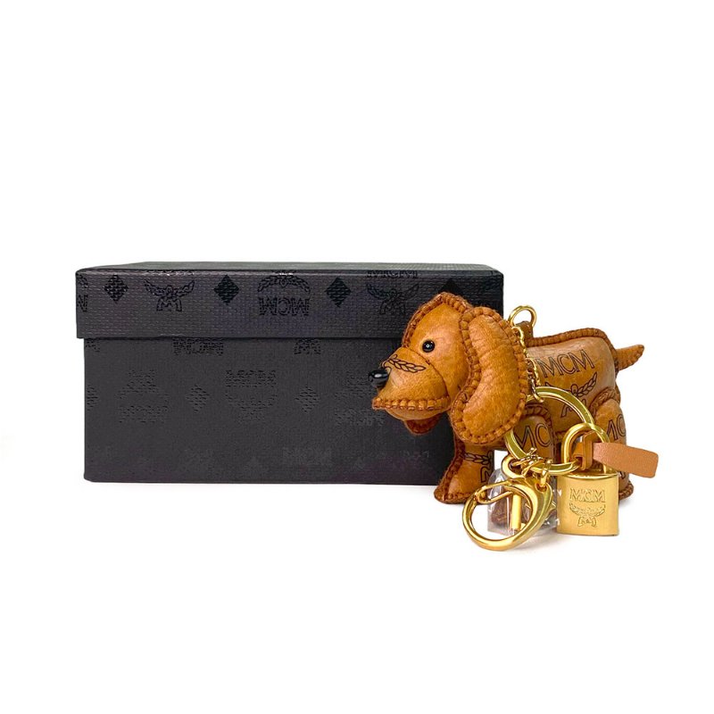 【王以甯 Ines 精品】MCM 棕色狗狗鎖頭吊飾-0