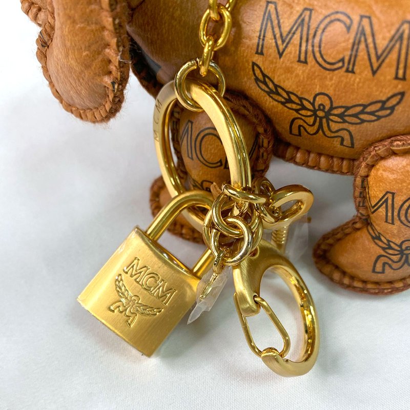 【王以甯 Ines 精品】MCM 棕色狗狗鎖頭吊飾-4