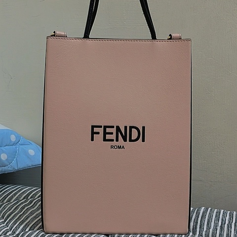 FENDI Packaging 系列 包包 粉紅色 限量 紙袋 情人節聖誕節新年禮物