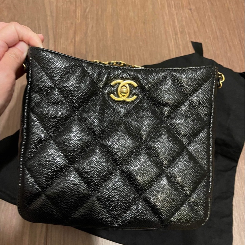 Chanel 專櫃正品/ 22 金鍊hobo腋下包流浪包-2