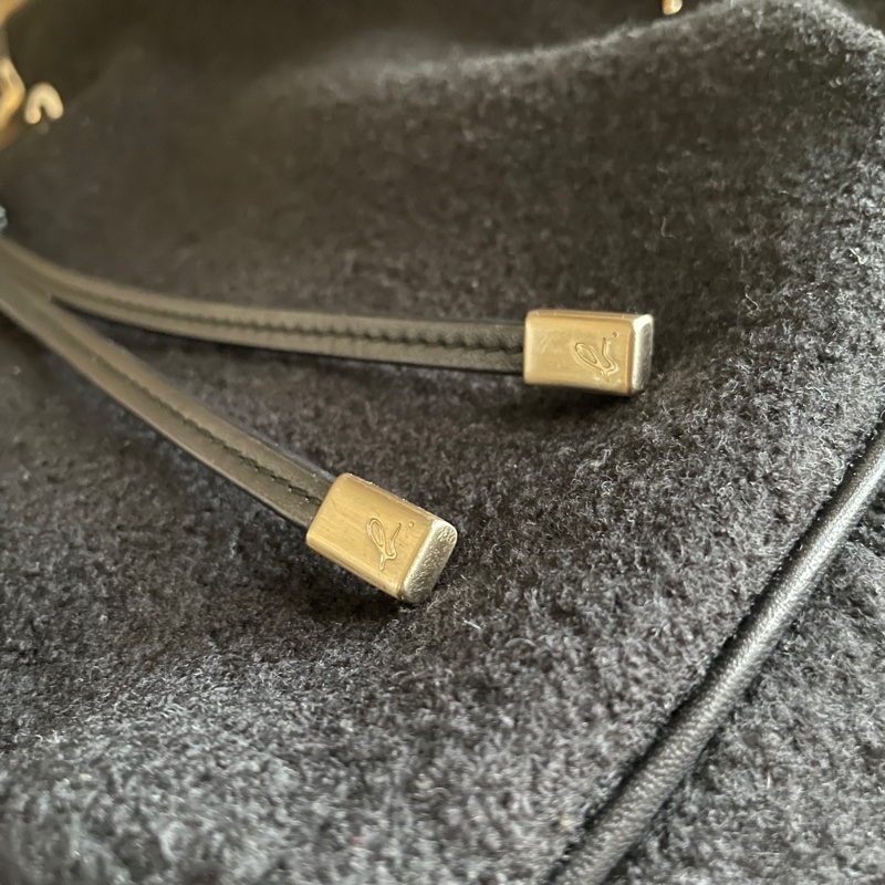 小資通勤 hobo包🍃 agnes b. 羊毛 🍃托特包/側背包/媽媽包/手提🍃 正品🍃 況好🍃異材質拼接🍃抽繩 🍃@🎠瀟瀟的#LV#Chanel#Dior#Gucci#YSL /Prada /Burberry /Celine /Chloe /Bally /Tods /BV /MiuMiu /MJ-11