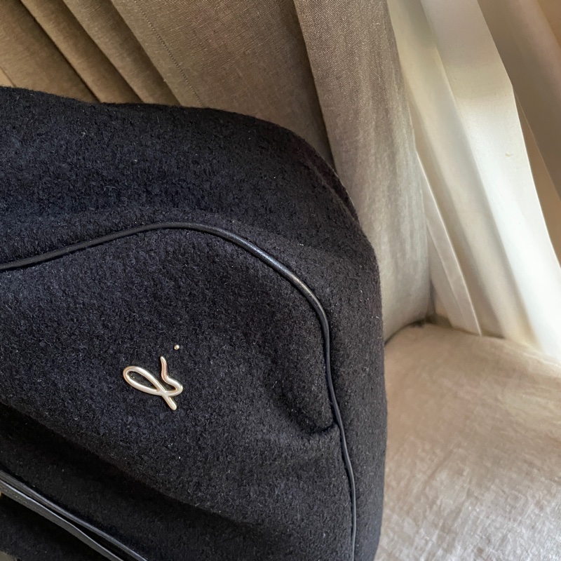 小資通勤 hobo包🍃 agnes b. 羊毛 🍃托特包/側背包/媽媽包/手提🍃 正品🍃 況好🍃異材質拼接🍃抽繩 🍃@🎠瀟瀟的#LV#Chanel#Dior#Gucci#YSL /Prada /Burberry /Celine /Chloe /Bally /Tods /BV /MiuMiu /MJ-18