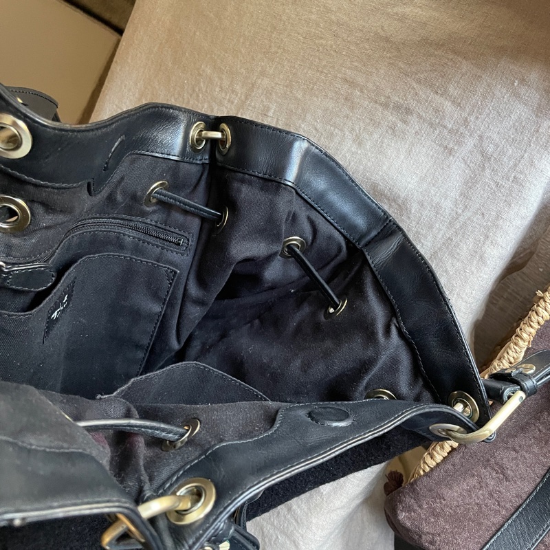 小資通勤 hobo包🍃 agnes b. 羊毛 🍃托特包/側背包/媽媽包/手提🍃 正品🍃 況好🍃異材質拼接🍃抽繩 🍃@🎠瀟瀟的#LV#Chanel#Dior#Gucci#YSL /Prada /Burberry /Celine /Chloe /Bally /Tods /BV /MiuMiu /MJ-25