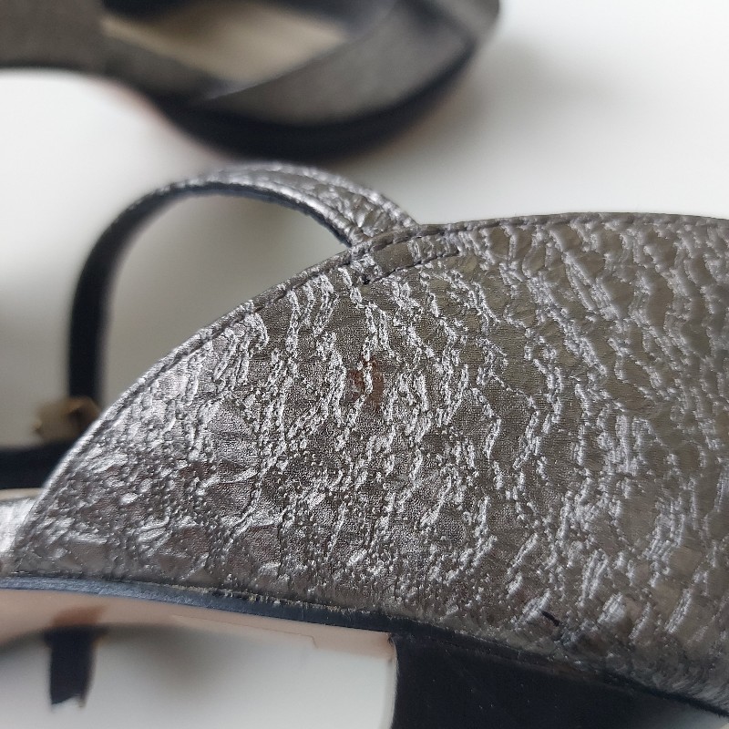 未穿 小尺碼 義大利品牌 Firenze & Sting 真皮 金屬灰 立體雙蝴蝶結 斜繫帶 魚口高跟鞋 EUR35-5