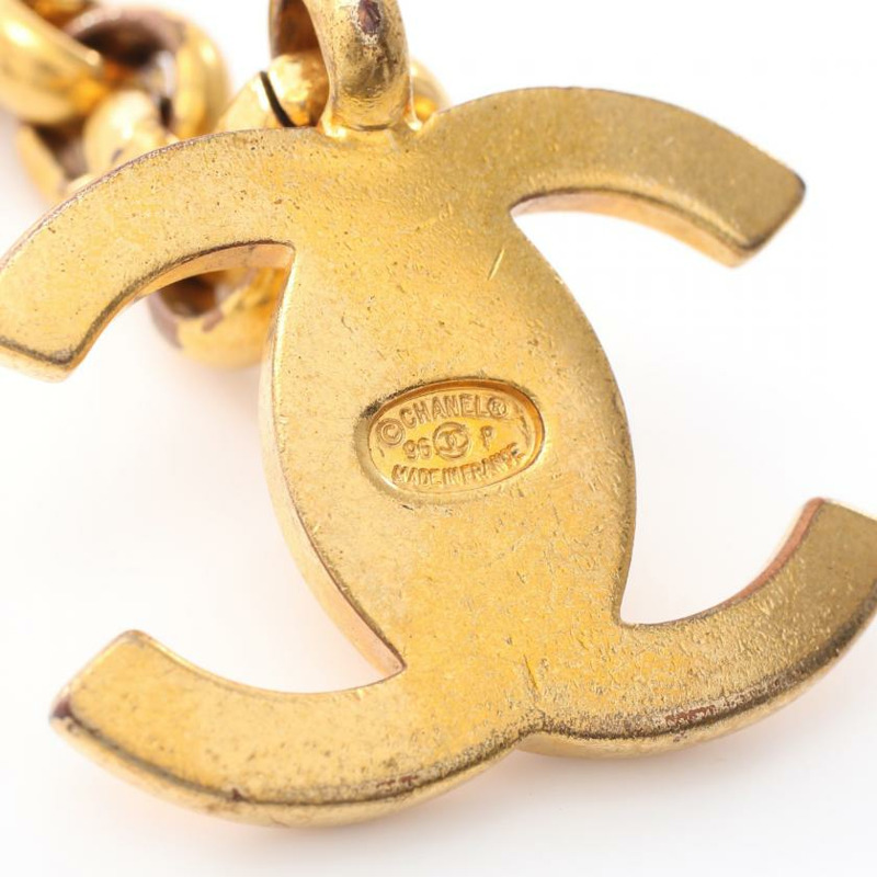 【日本直送】中古CHANEL 9成新 雙C標誌 包包飾品 鑰匙環 鍍金 金色 轉鎖式樣 96P-2