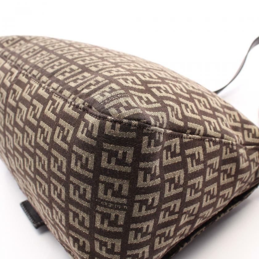 【日本直送】中古FENDI 9成新 Zucchino 帆佈單肩包 真皮 深棕色 米色-4