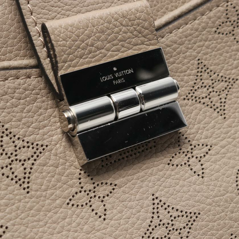 【日本直送】中古LOUIS VUITTON 9成新 Mahina Sevres Greige 肩包 真皮托特包 灰米色-7