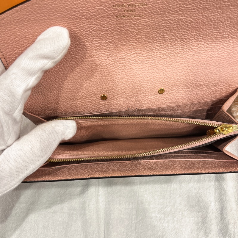 LOUIS VUITTON LV 老花字紋拼粉色皮革 PALLAS1系列二折16卡長夾/皮夾-10