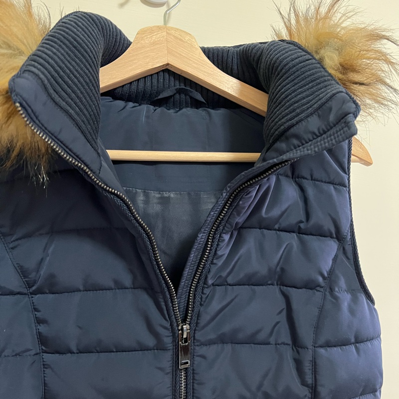 《近新》ESPRIT 可拆式連帽 羽絨背心外套M/ 深藍色 厚實保暖 舒適百搭 內刷毛口袋有拉鍊-9