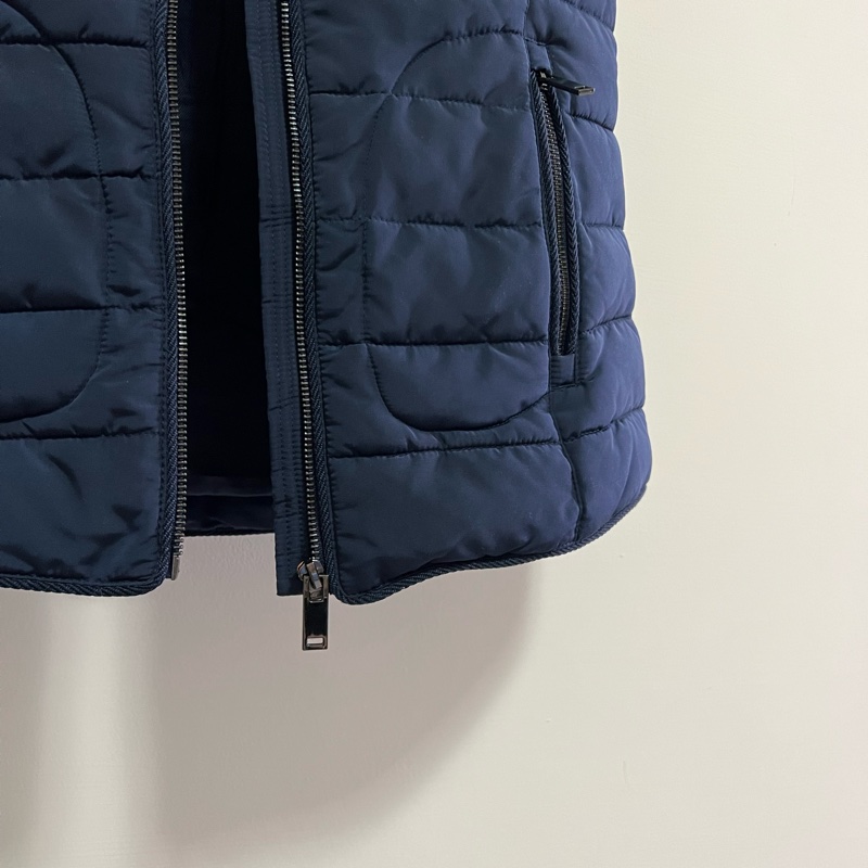 《近新》ESPRIT 可拆式連帽 羽絨背心外套M/ 深藍色 厚實保暖 舒適百搭 內刷毛口袋有拉鍊-10