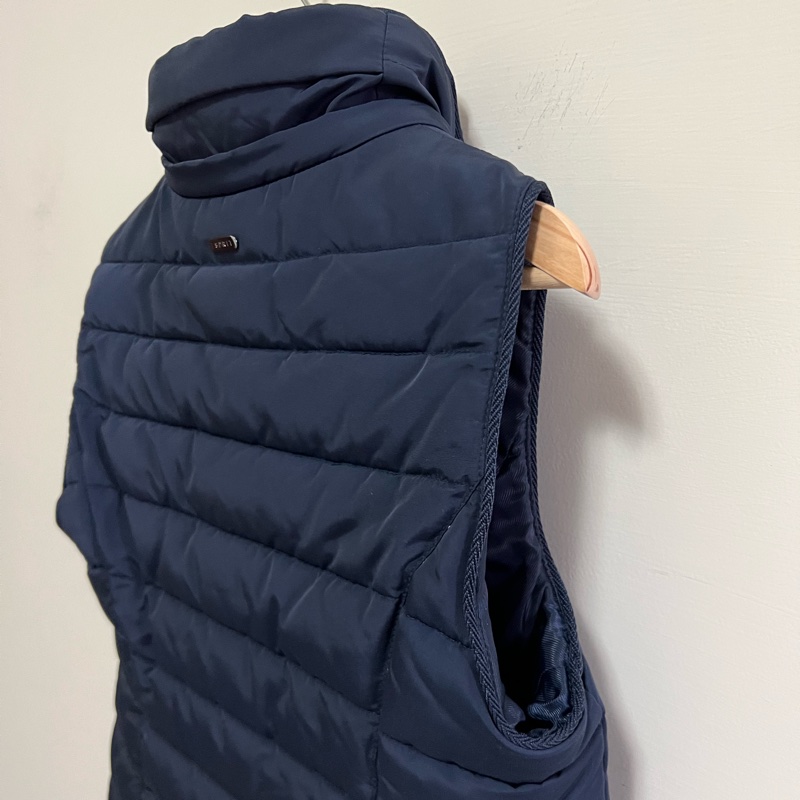 《近新》ESPRIT 可拆式連帽 羽絨背心外套M/ 深藍色 厚實保暖 舒適百搭 內刷毛口袋有拉鍊-11