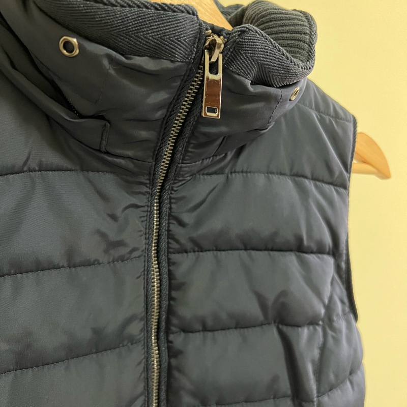 《近新》ESPRIT 可拆式連帽 羽絨背心外套M/ 深藍色 厚實保暖 舒適百搭 內刷毛口袋有拉鍊-12