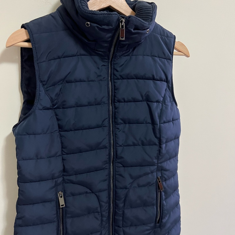 《近新》ESPRIT 可拆式連帽 羽絨背心外套M/ 深藍色 厚實保暖 舒適百搭 內刷毛口袋有拉鍊-13