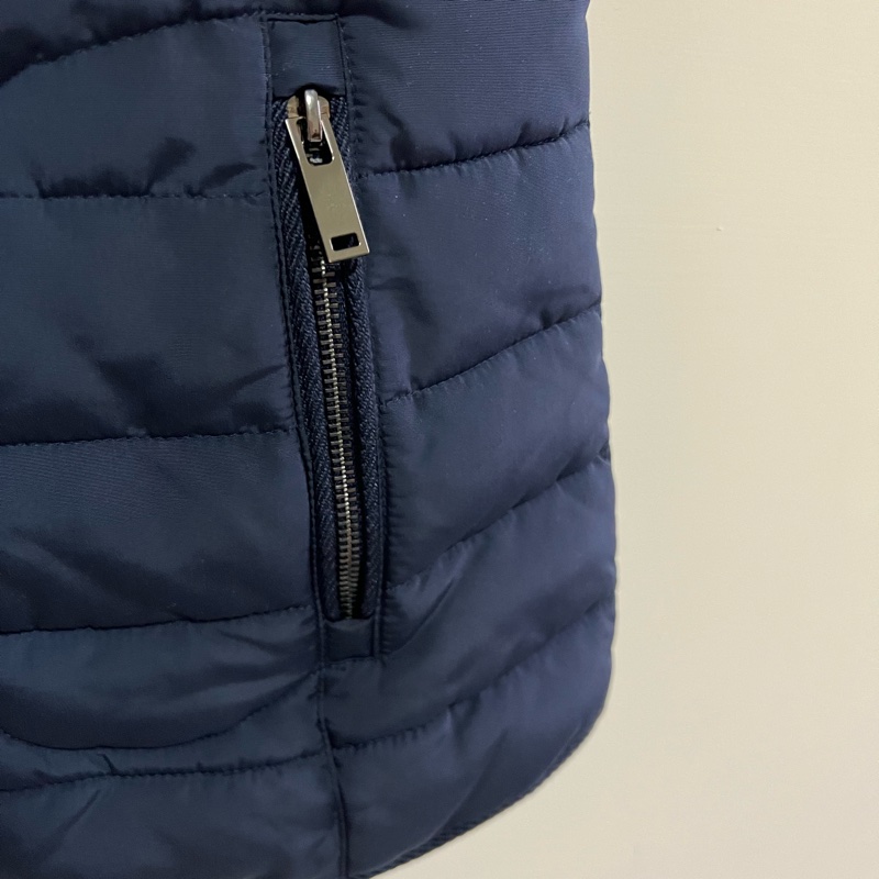 《近新》ESPRIT 可拆式連帽 羽絨背心外套M/ 深藍色 厚實保暖 舒適百搭 內刷毛口袋有拉鍊-14