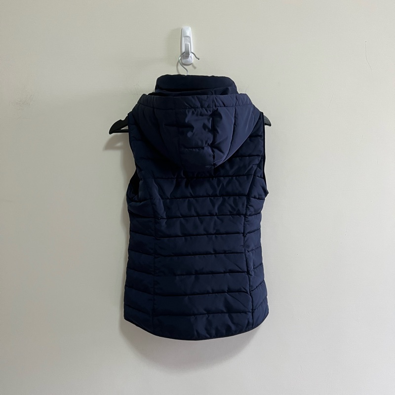 《近新》ESPRIT 可拆式連帽 羽絨背心外套M/ 深藍色 厚實保暖 舒適百搭 內刷毛口袋有拉鍊-0