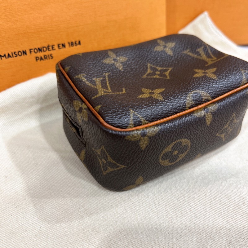 LOUIS VUITTON LV 老花字紋 VINTAGE中古款 mini迷你小相機包/掛頸包-1