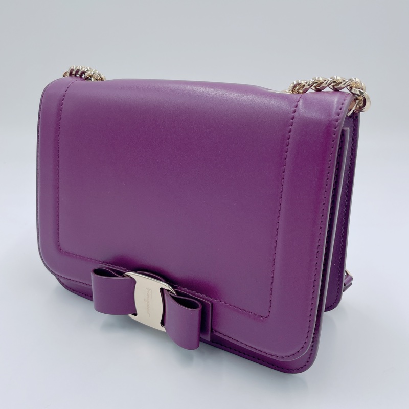 ⭐️客訂商品⭐️Salvatore Ferragamo Vara 蝴蝶結鍊條斜背包(近全新)-0
