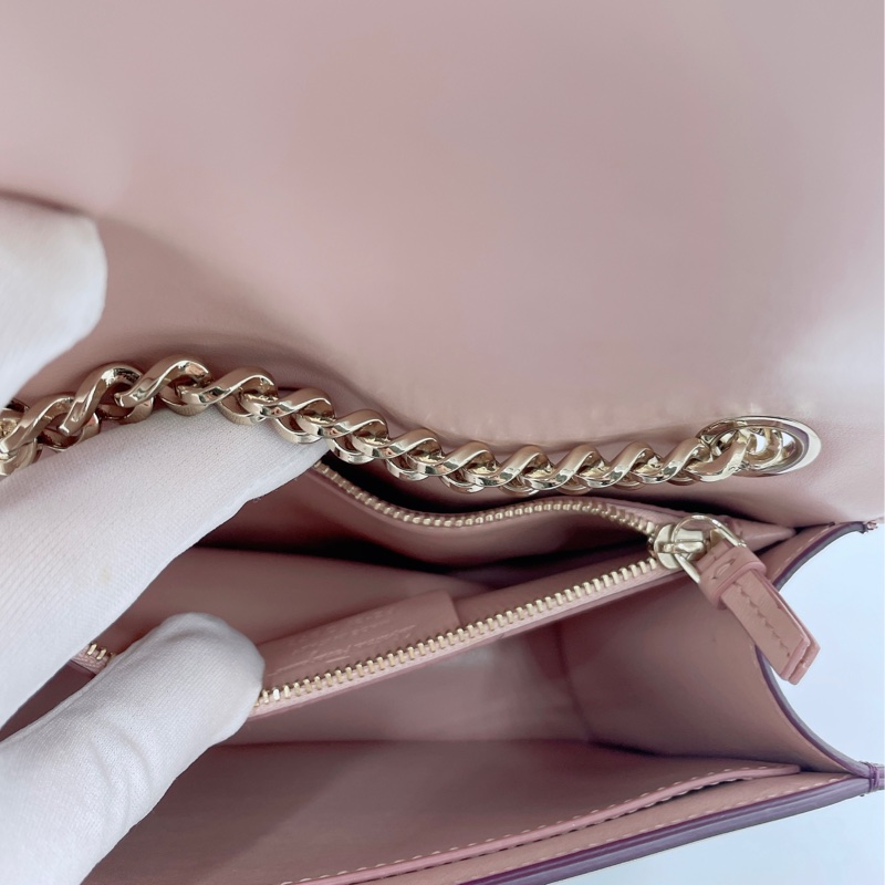 ⭐️客訂商品⭐️Salvatore Ferragamo Vara 蝴蝶結鍊條斜背包(近全新)-9