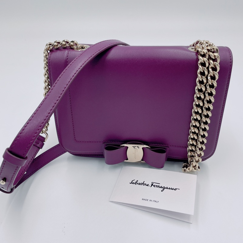 ⭐️客訂商品⭐️Salvatore Ferragamo Vara 蝴蝶結鍊條斜背包(近全新)-10