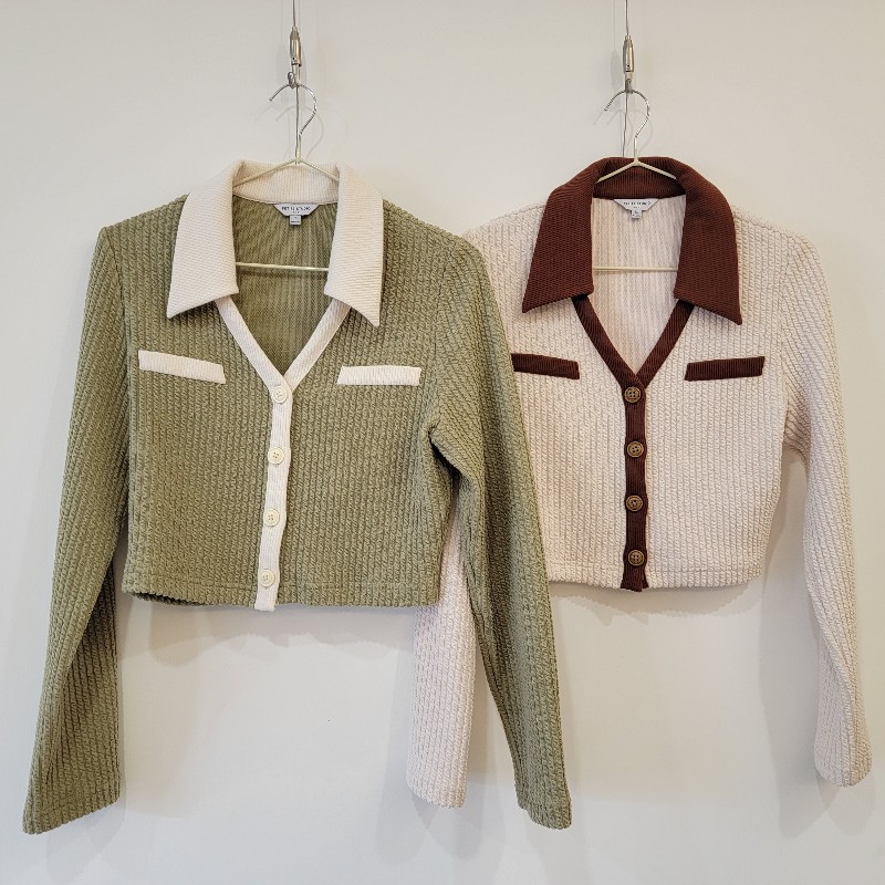 Jcnana蒨蒨 x Petite studio 短版翻領針織 伯爵茶拿鐵 (咖) 翻領長袖 V領 收腰 針織毛衣短版 polo拼接-4