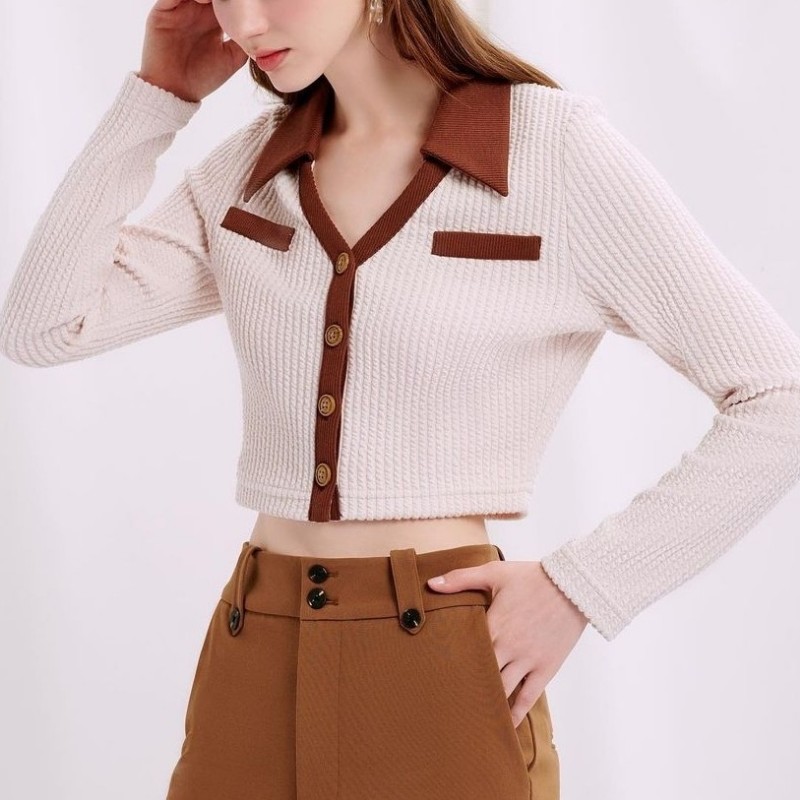 Jcnana蒨蒨 x Petite studio 短版翻領針織 伯爵茶拿鐵 (咖) 翻領長袖 V領 收腰 針織毛衣短版 polo拼接-9
