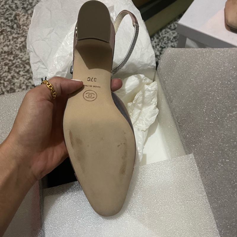 僅試穿 Chanel 炫彩牛皮 法式粗跟 包頭鞋-2