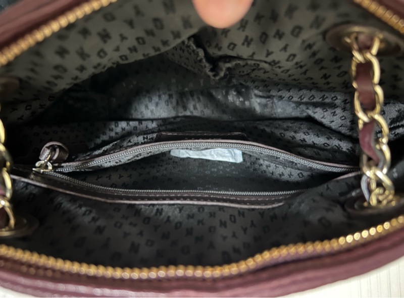 DKNY 酒紅色香奈兒風荔枝牛皮鍊條包-6