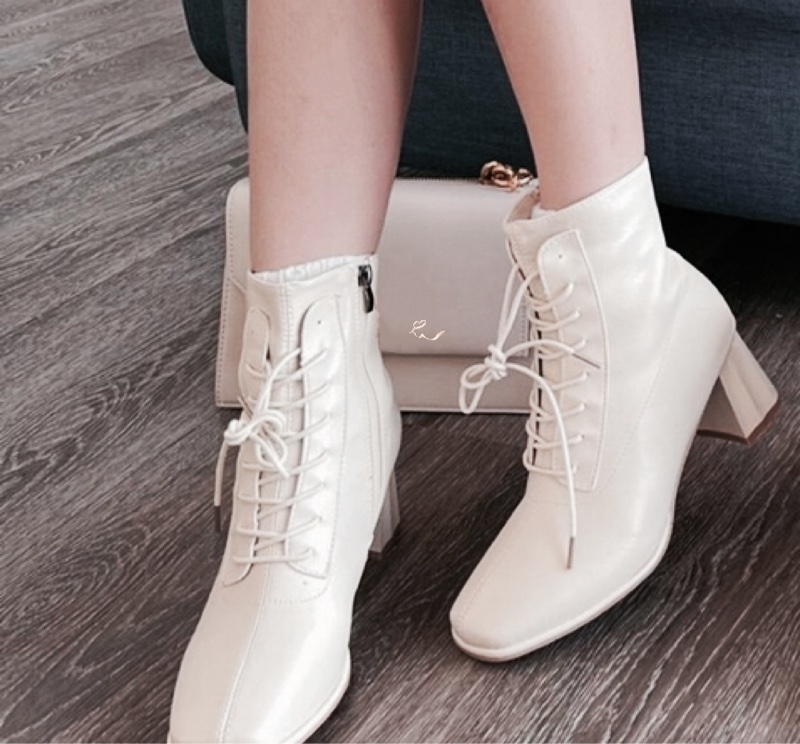 英倫風綁帶方頭粗跟短靴-0