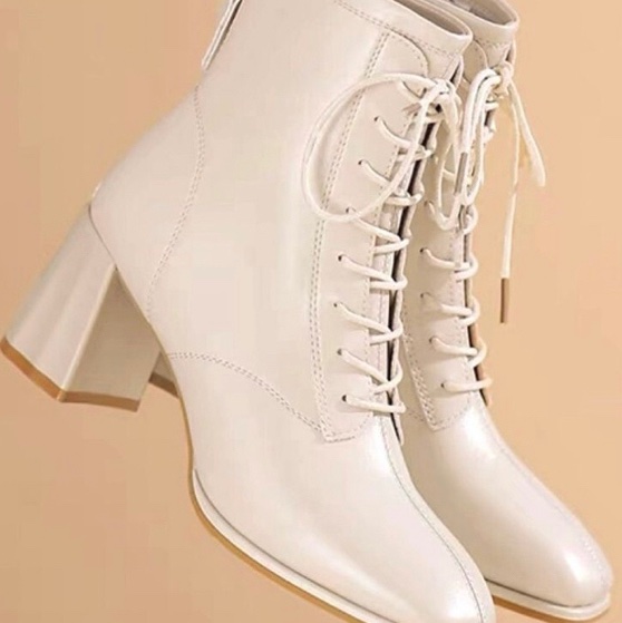 英倫風綁帶方頭粗跟短靴-2