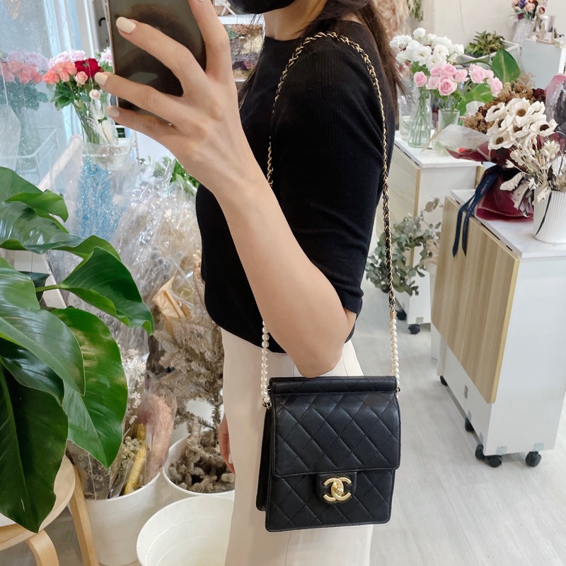 CHANEL香奈兒珍珠鏈帶小方包 小廢包mini coco豎版斜背包肩背包-10