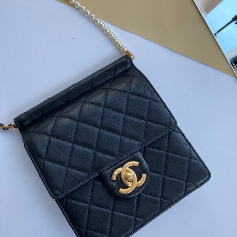 CHANEL香奈兒珍珠鏈帶小方包 小廢包mini coco豎版斜背包肩背包-1