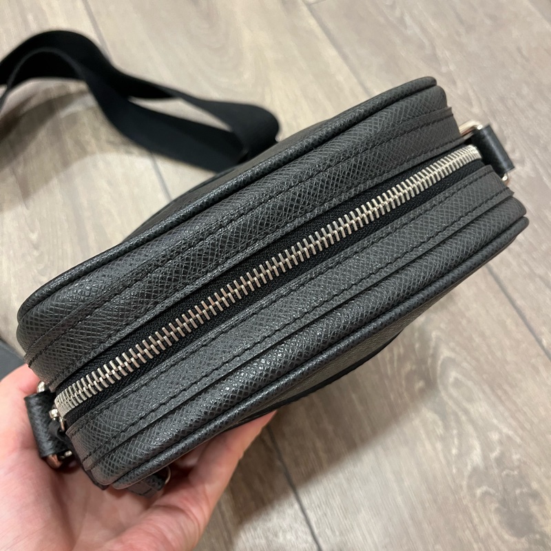 LV Taiga 全皮革相機包/斜背包-5