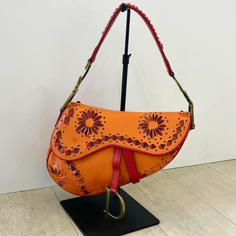 Dior 限量款雕花馬鞍-0